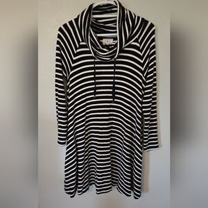 Lou & Grey Black And White Striped Fleece Dress Size Small